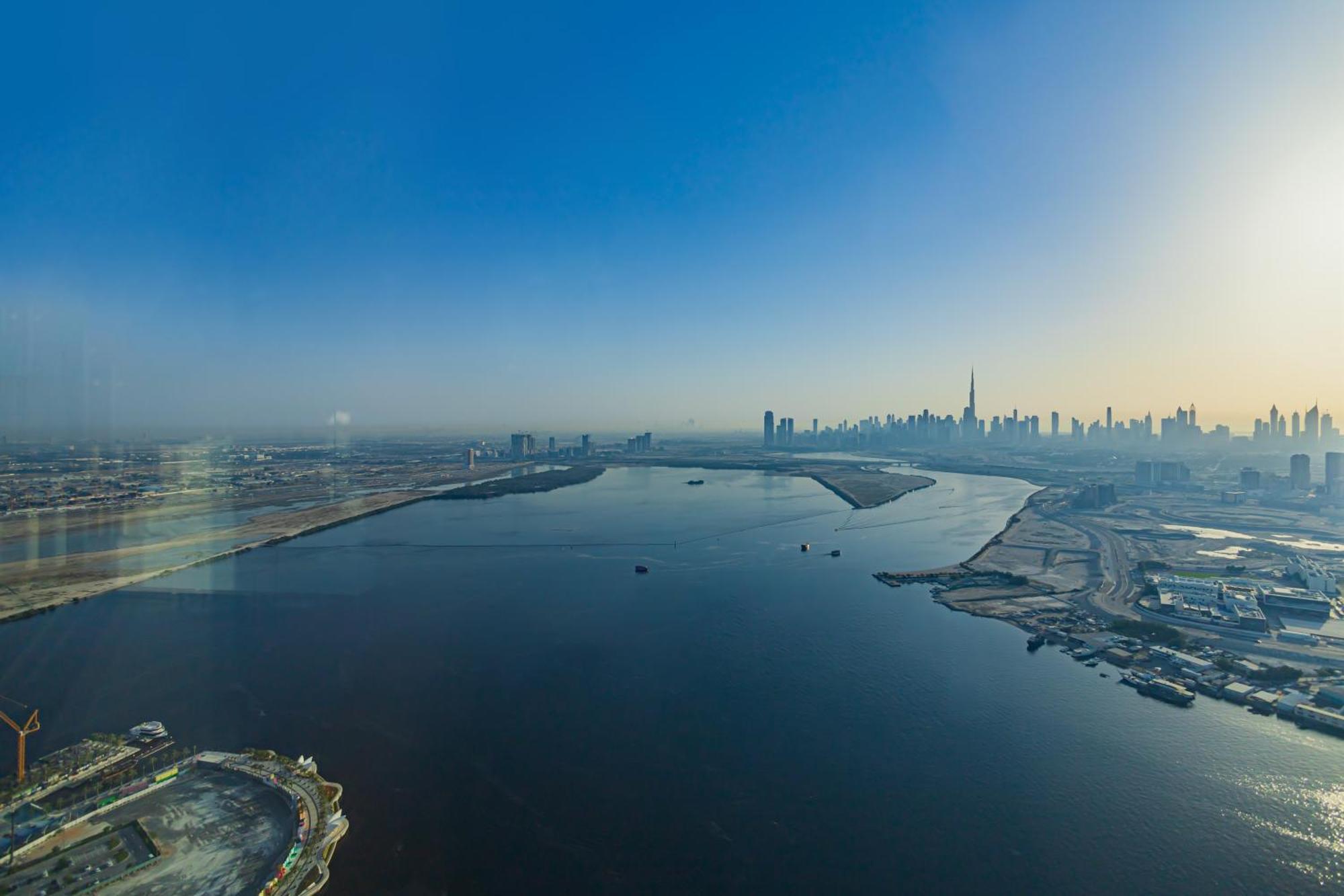 Burj Khalifa View & Creek Sea View Apartment Dubai