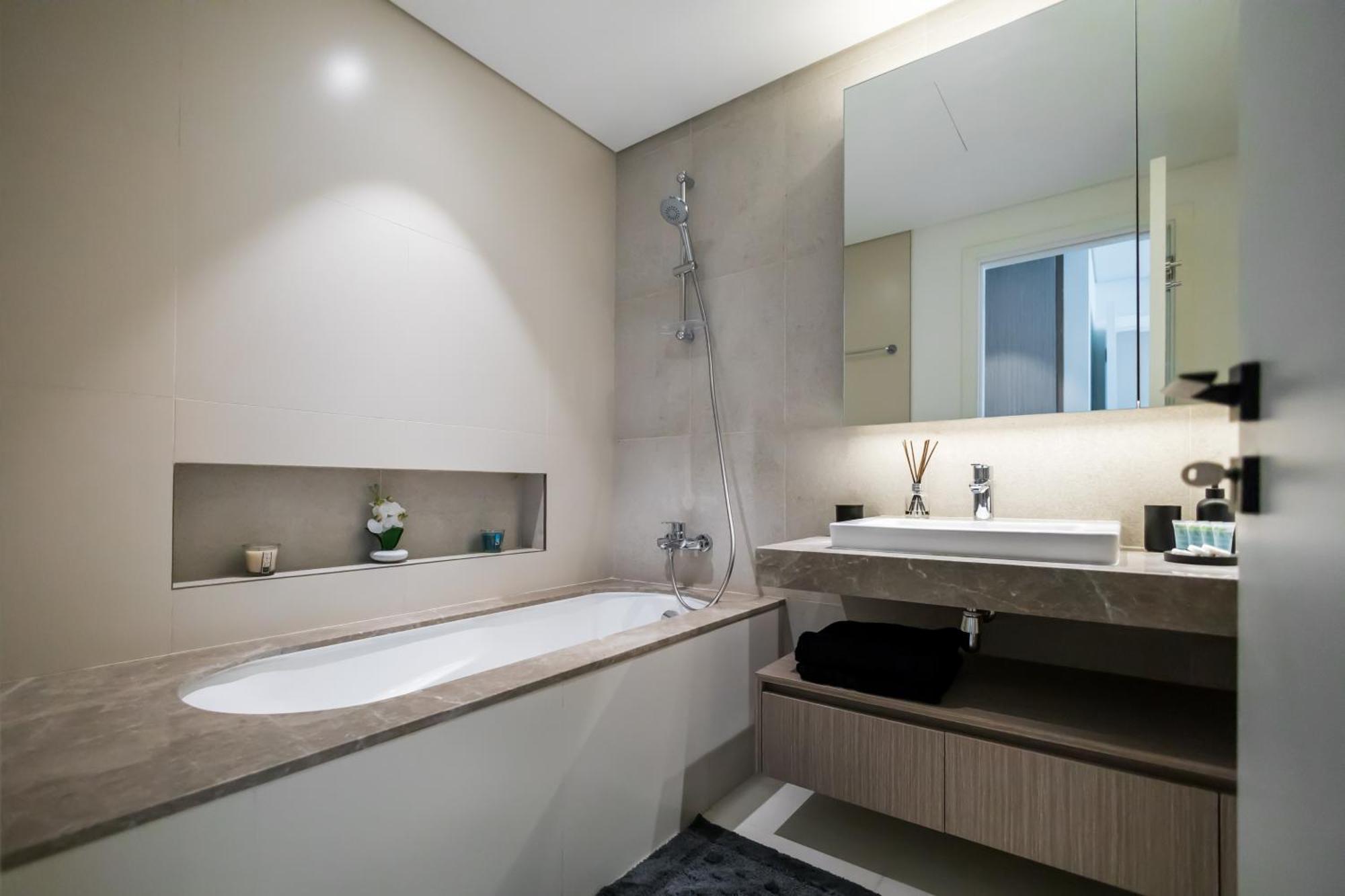 Apartment Burj Khalifa View & Creek Sea View *