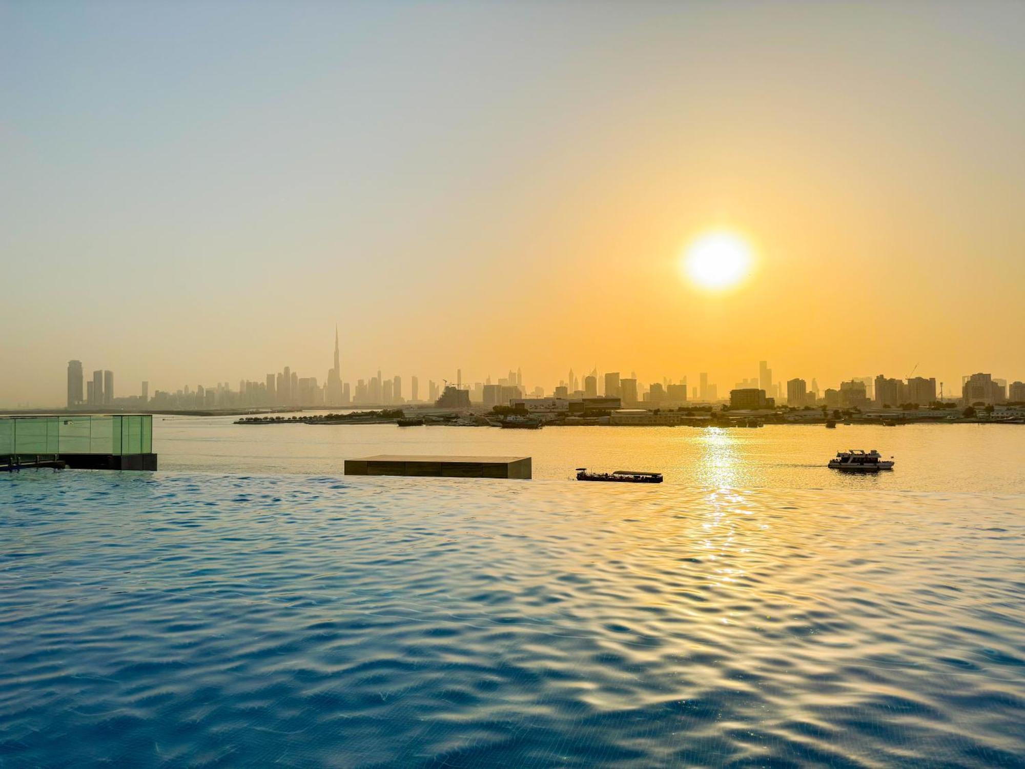 Burj Khalifa View & Creek Sea View Apartment Dubai